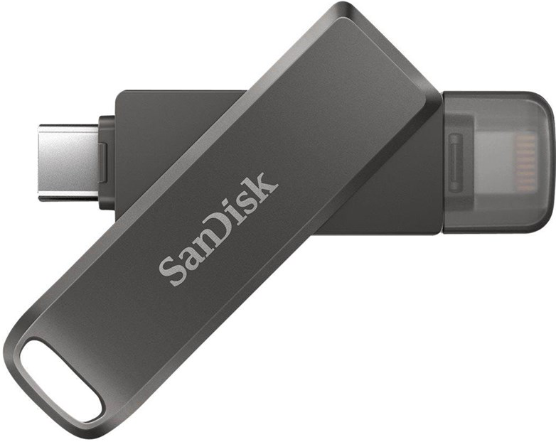 Clé USB SanDisk gris foncé. Elle a un boîtier en métal et un connecteur USB-C. Fond blanc.