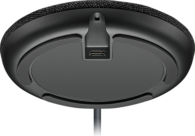 Schwarzer Lautsprecher, Unteransicht, mit USB-Anschluss und schwarzem Mesh-Top.
