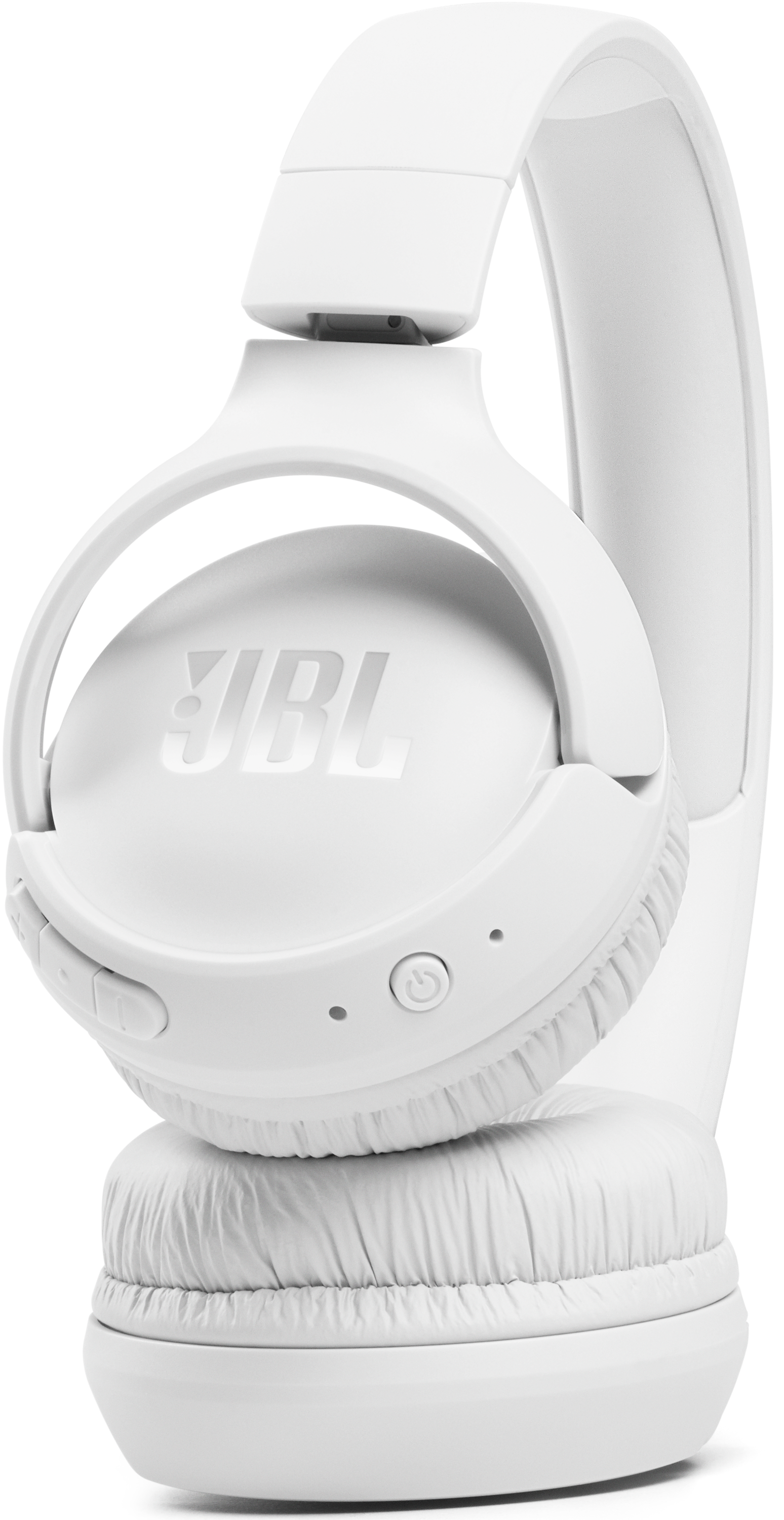 Weiße JBL-Kopfhörer. Ohrmuscheln, Kopfbügel und Bedienelemente sind sichtbar.