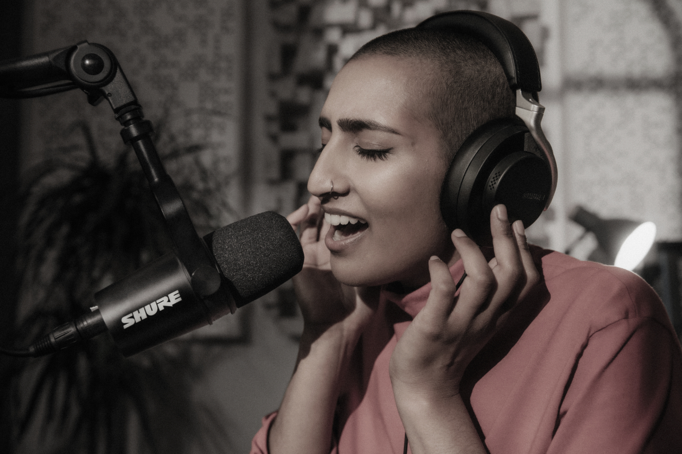 SHURE MV7 Dynamisches Podcast Karaoke-Mikrofon Schwarz