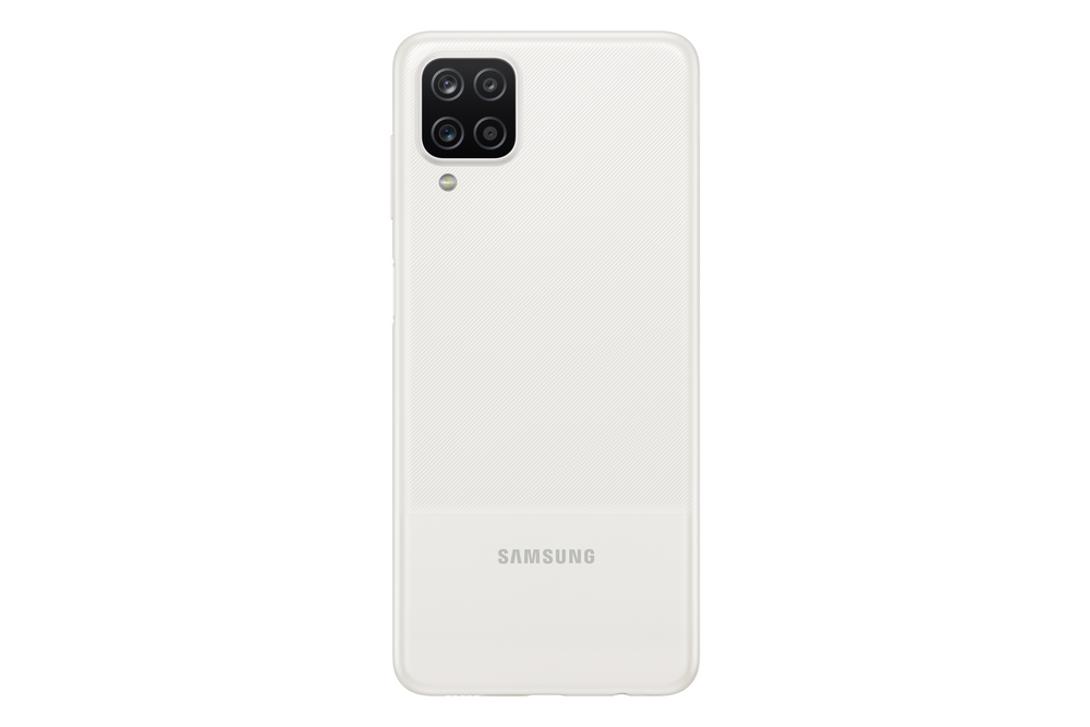 La parte trasera de un smartphone blanco con un módulo de cámara y el logotipo de Samsung.