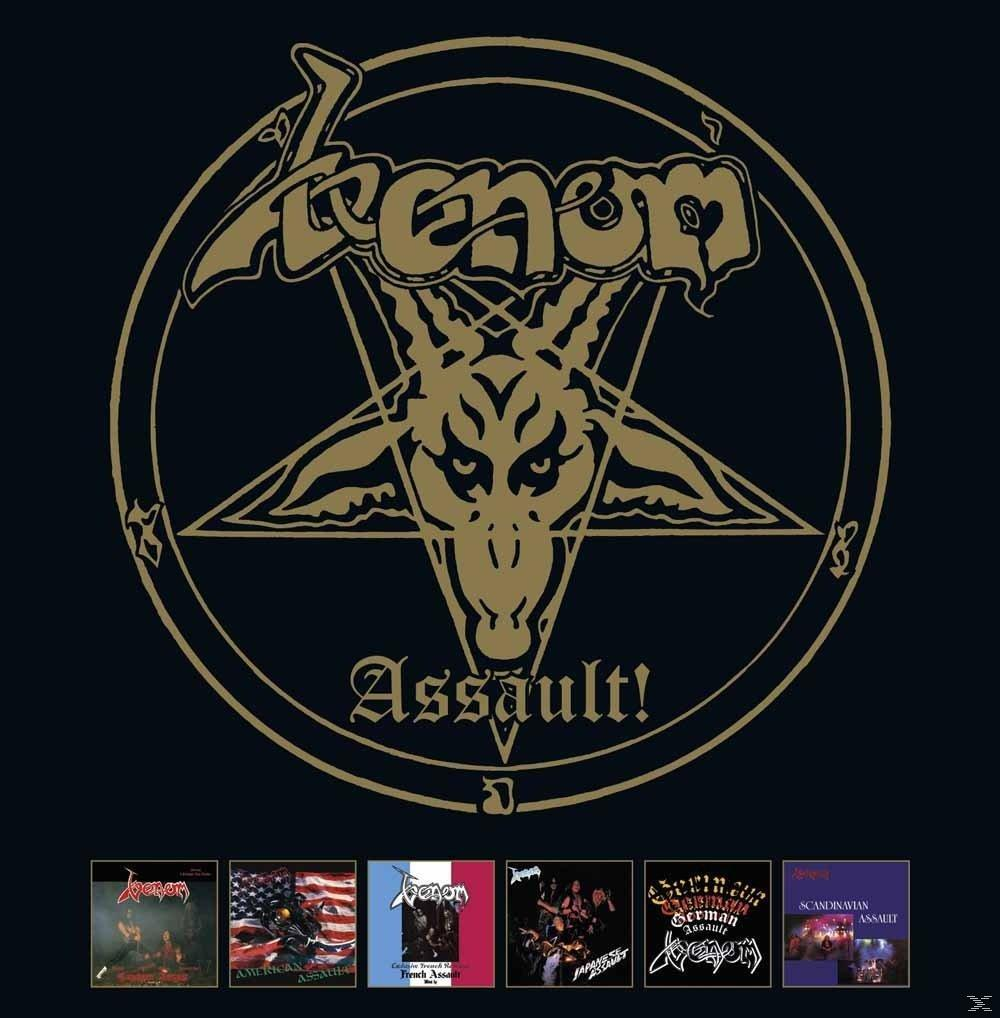 Venom-Albumcover mit einem Pentagramm, einem Ziegenkopf und Albumcovern. Das Album heißt "Assault!".