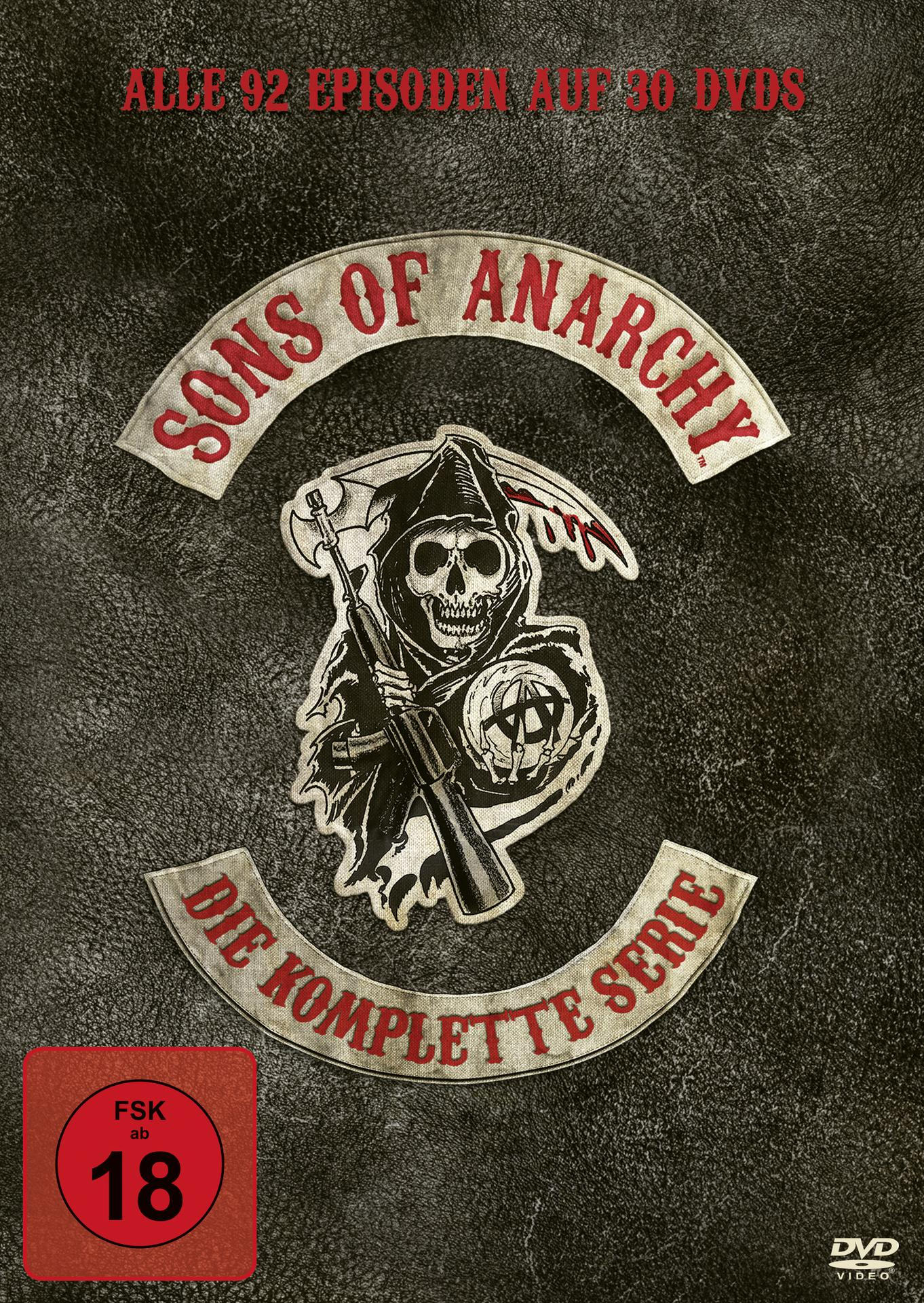 DVD-Cover. Sons of Anarchy Logo, Totenkopf mit Waffe, Text in Rot auf Schwarz.