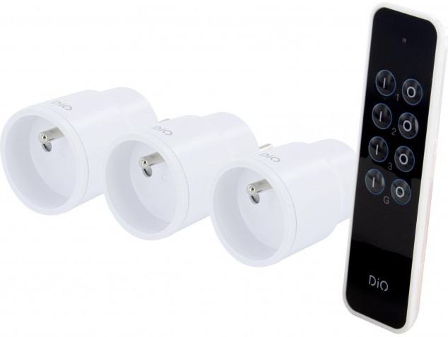Three white smart plugs and a remote control. The plugs are cylindrical.