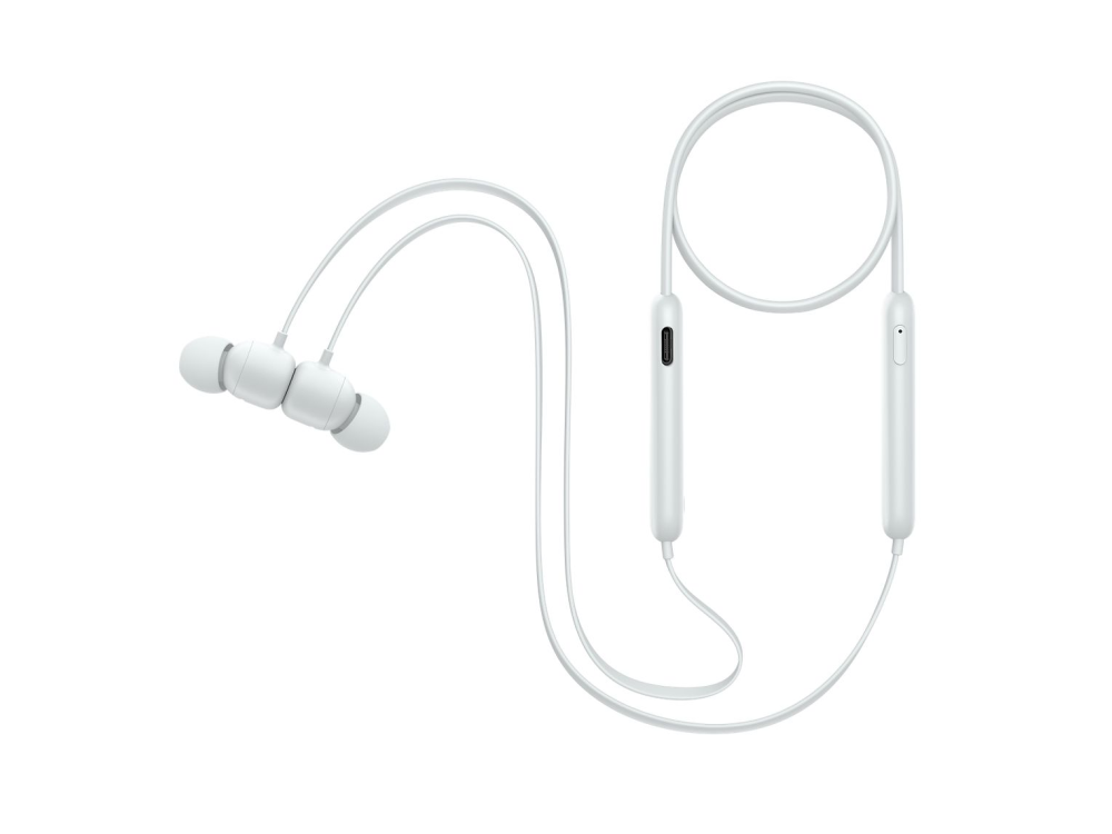 Auriculares inalámbricos Beats Flex blancos sobre un fondo blanco. Son visibles los auriculares, la banda para el cuello y los módulos de control.