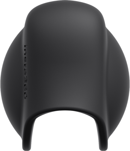 Ein schwarzer Insta360-Kameraobjektivschutz, gebogene Form, mit dem Insta360-Logo darauf.