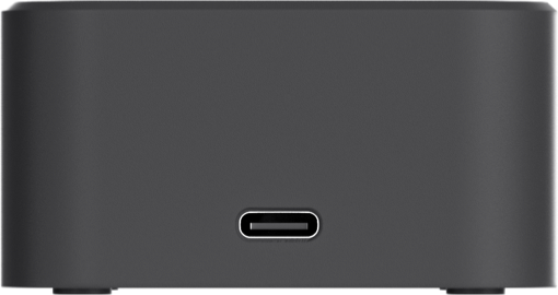 Schwarzes Gerät mit USB-C-Anschluss auf einer Seite, auf weißem Hintergrund.