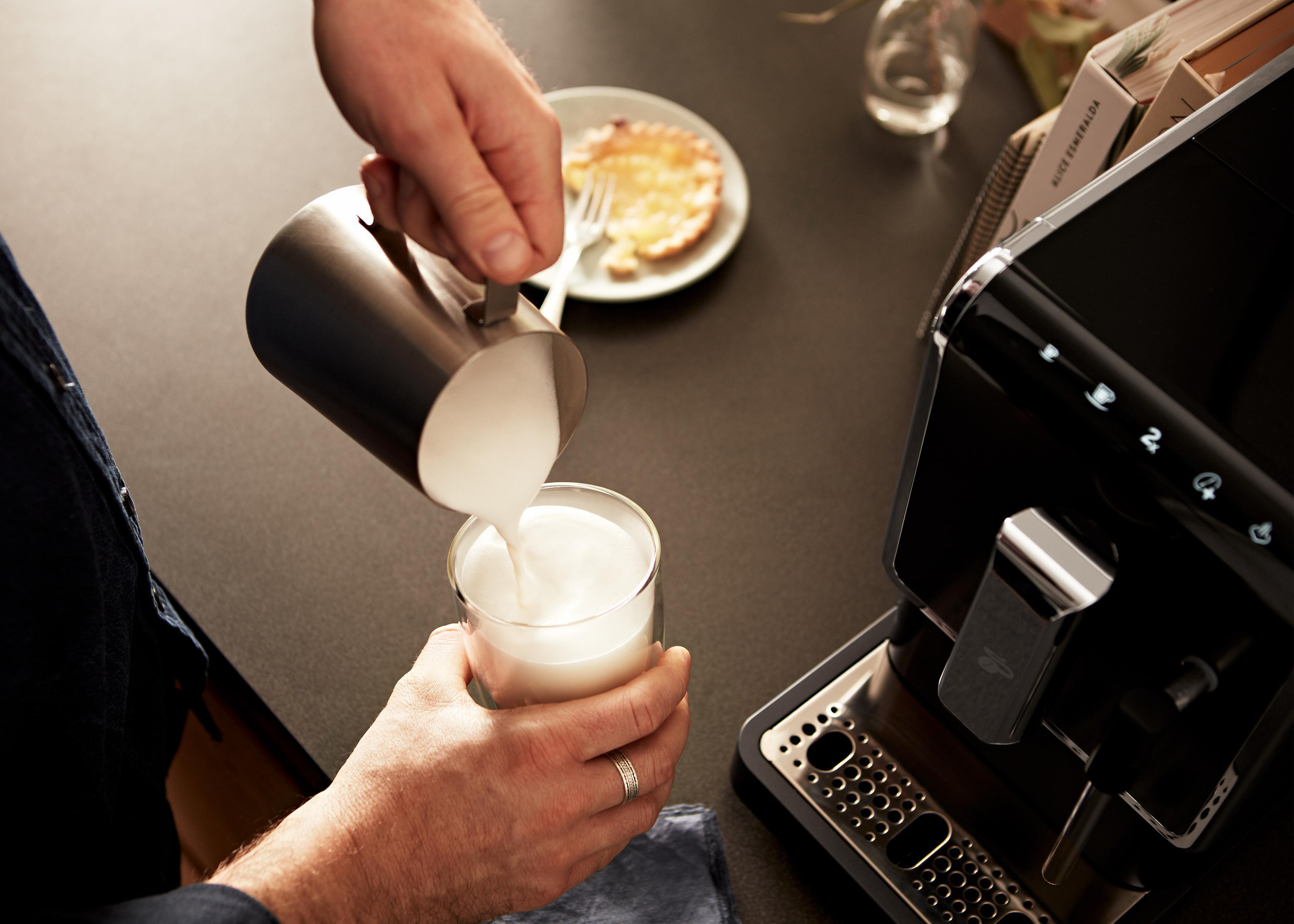 TCHIBO Esperto Latte + 1 Kaffee kg Anthrazit Kaffeevollautomat