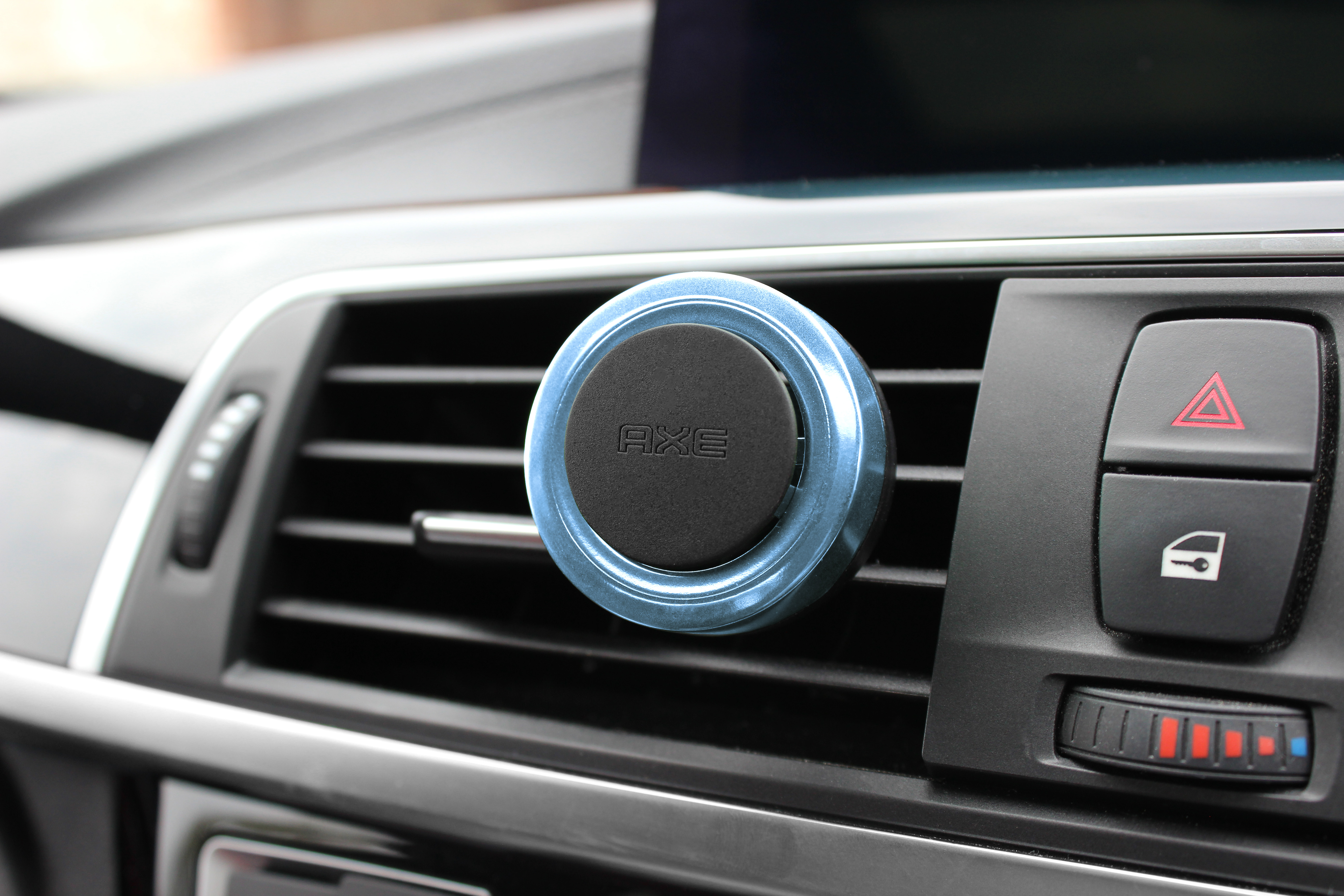 AXE Mini Vent Air Freshener - Ice Chill Lufterfrischer, Schwarz/Blau