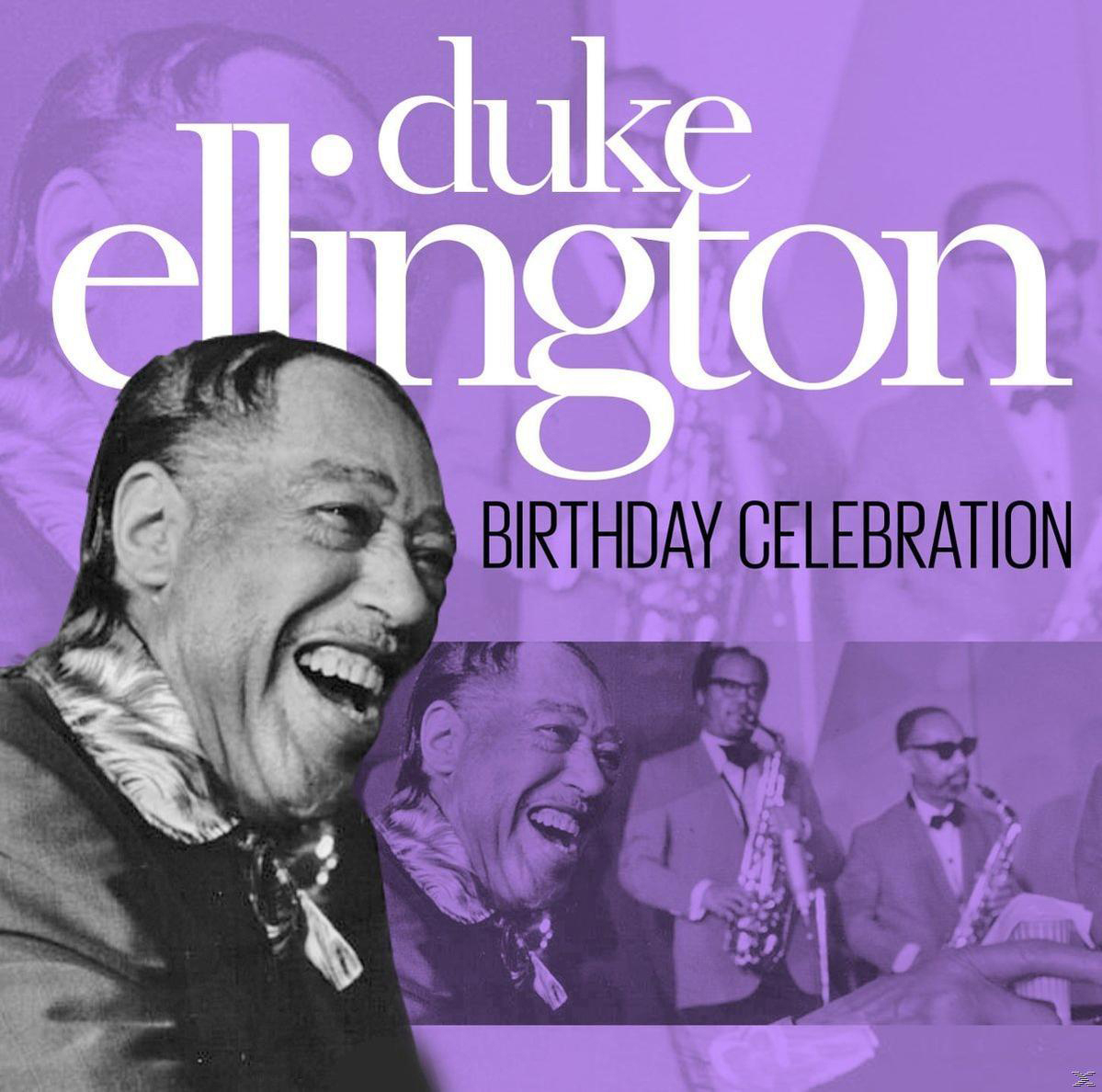 Albumcover: Duke Ellington Birthday Celebration. Duke Ellington lächelnd mit Bandmitgliedern.