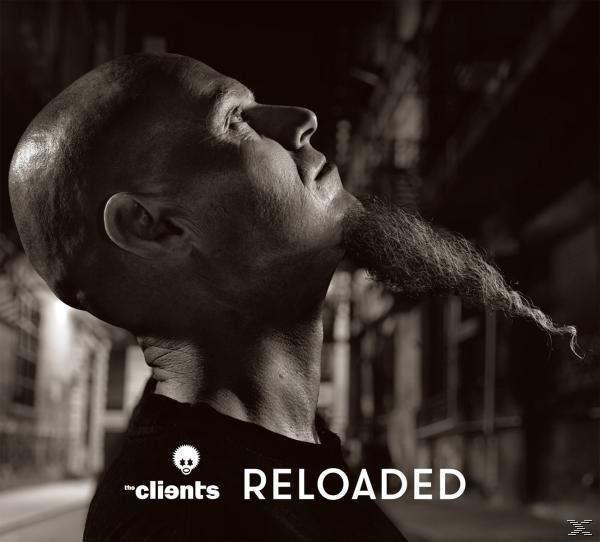 Ein kahler Mann mit einem langen, gelockten Bart. The Clients Reloaded Text darunter.