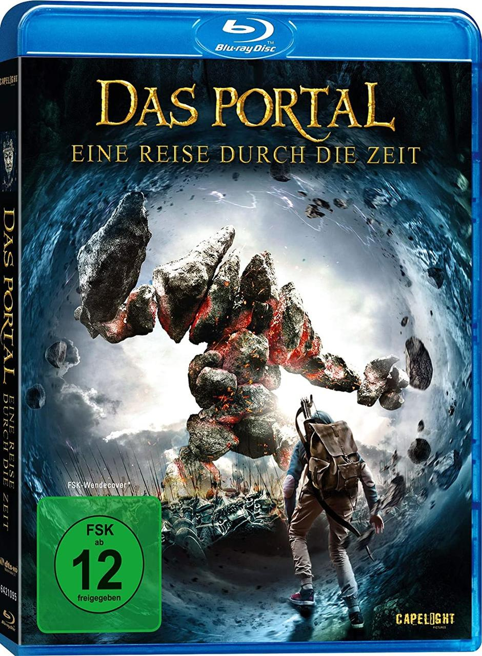 Ein Blu-ray-Disc-Cover mit einer Fantasy-Szene. Eine Figur steht vor einem Portal, mit einem Monster.
