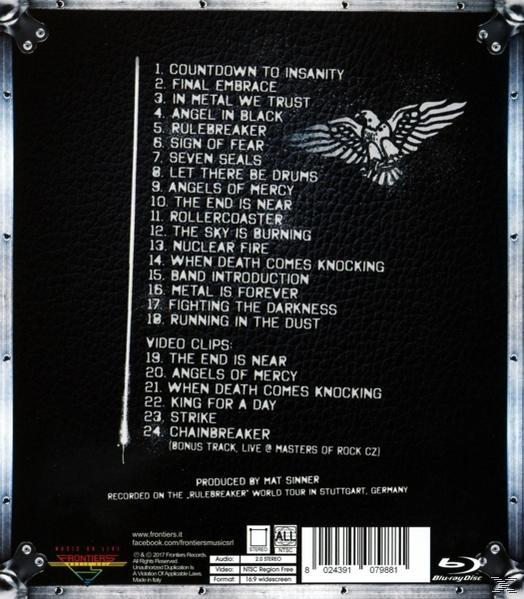 Egy metalalbum hátlapja számlistával, logóval és egy sassal.