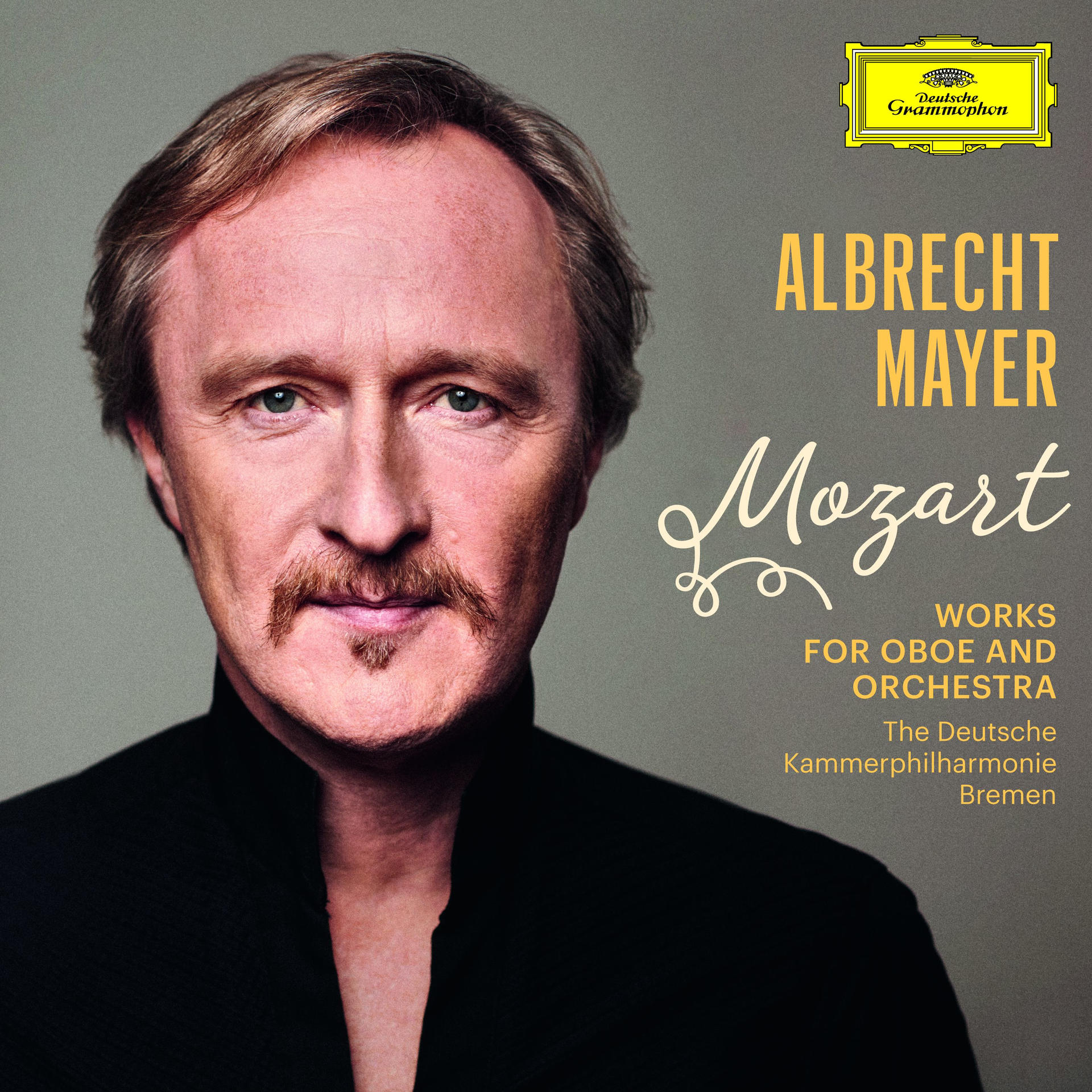 Albumcover mit Albrecht Mayer, dem Text 'Mozart' und dem Logo der Deutschen Grammophon.