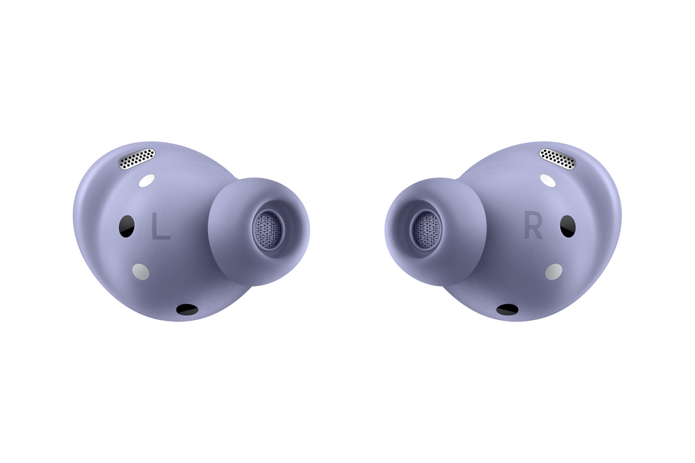 Dos auriculares inalámbricos morados sobre fondo blanco, etiquetados L y R.