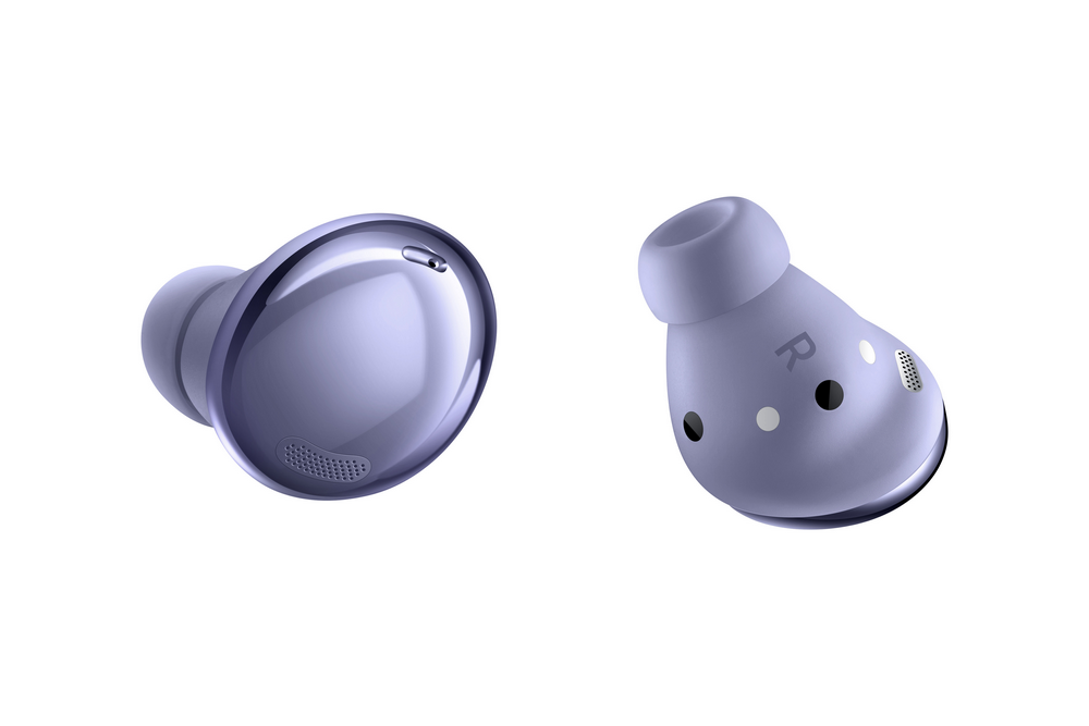 Dos auriculares morados, uno con forma redonda y otro con diseño más angular.