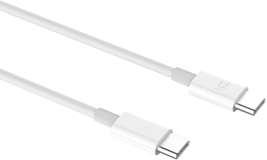 Fehér USB-C kábel fehér csatlakozókkal mindkét végén, fehér háttér előtt.