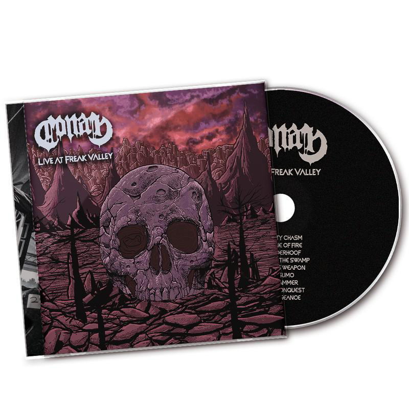 CD mit Cover-Art eines Schädels mit dem Text „Live at Freak Valley“.