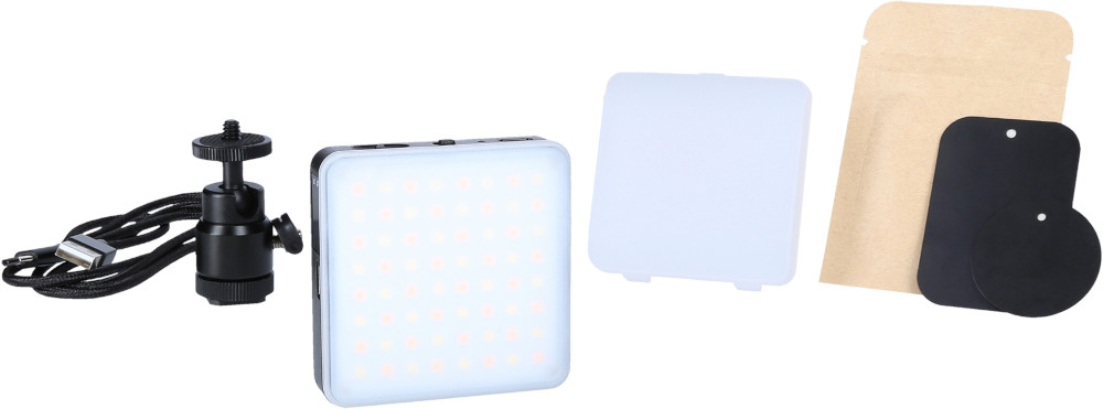 Petit kit d'éclairage LED avec accessoires. Comprend une rotule, des câbles et un diffuseur.