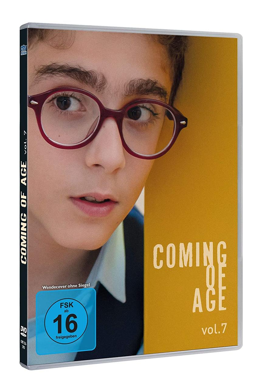 DVD-Cover mit einem Jungen mit Brille, Text 'Coming of Age'.
