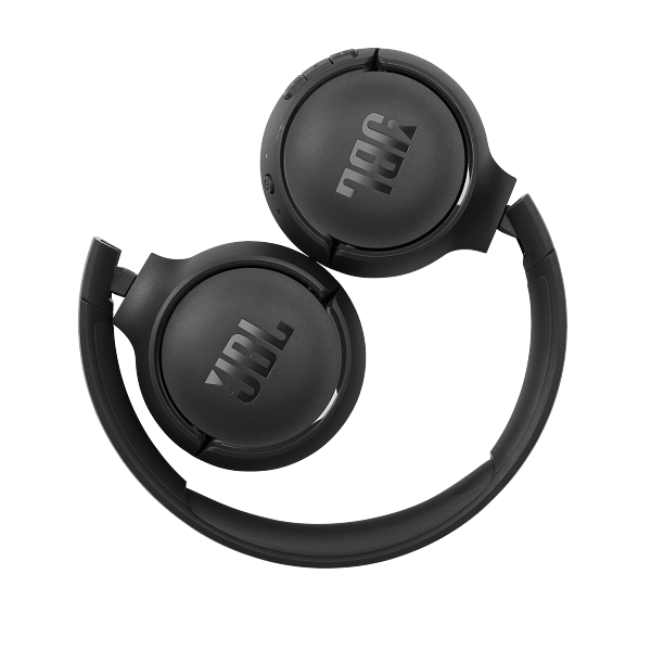 Schwarze JBL-Kopfhörer zusammengeklappt.