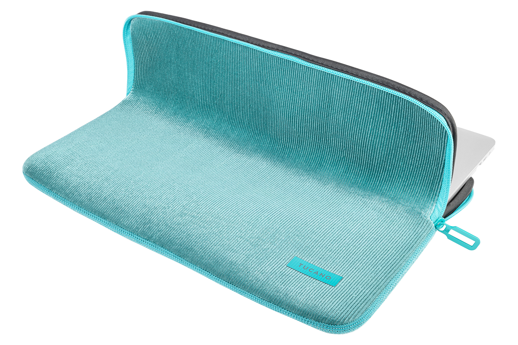 Türkisfarbene Laptoptasche mit teilweise eingelegtem Laptop.