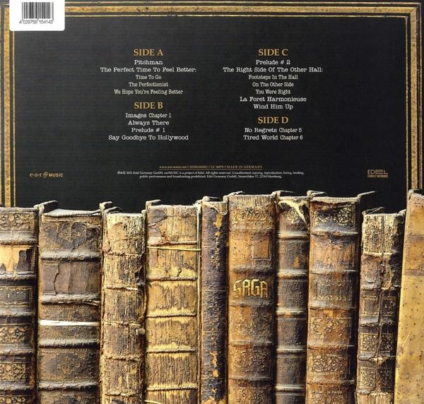 Pochette d'album avec liste de chansons, livres en arrière-plan.