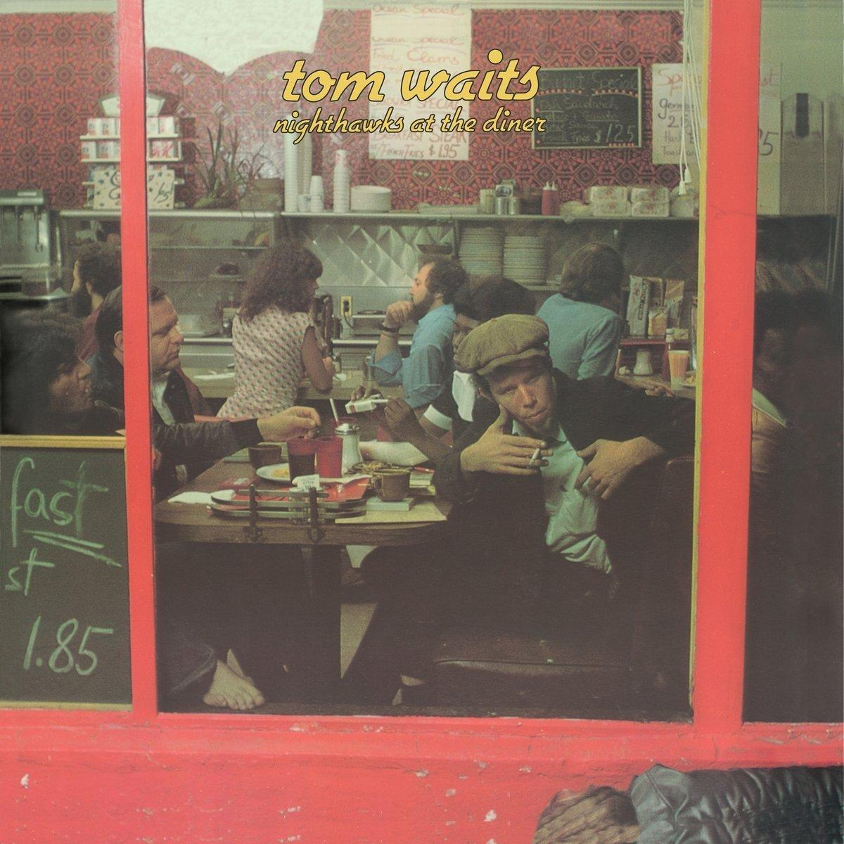 Album borító: Étterem belső, emberek az asztaloknál. Szöveg: Tom Waits Nighthawks at the Diner.