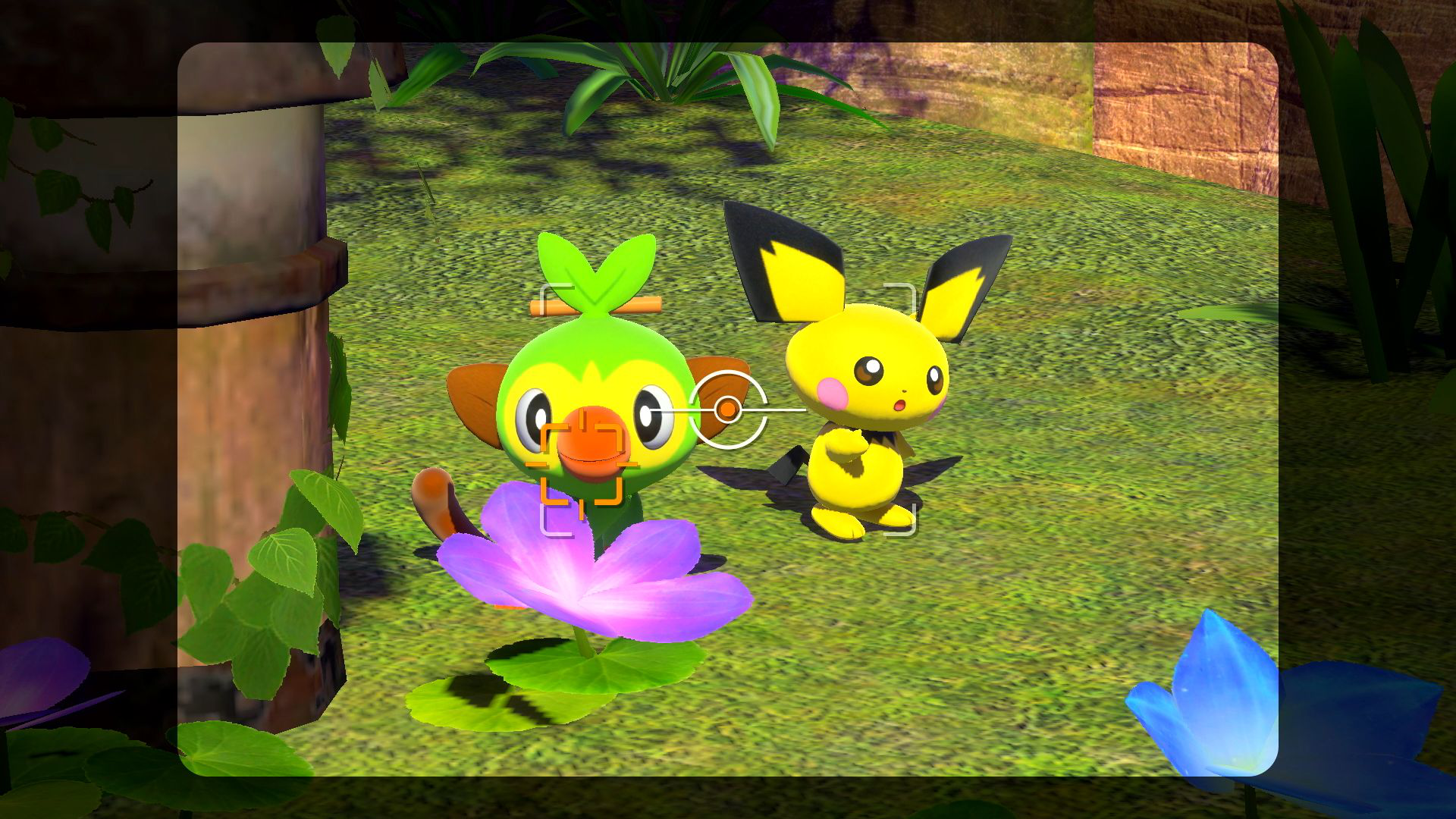 Zwei Pokémon-Charaktere in einer Spielszene, mit einer Blume und grünem Gras.