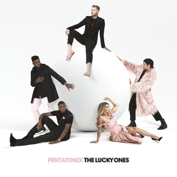 Pentatonix album borítója. Öt ember pózol egy fehér gömb körül.