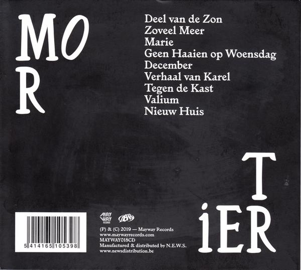 Achterkant van een album met diverse tekst in wit op zwarte achtergrond.