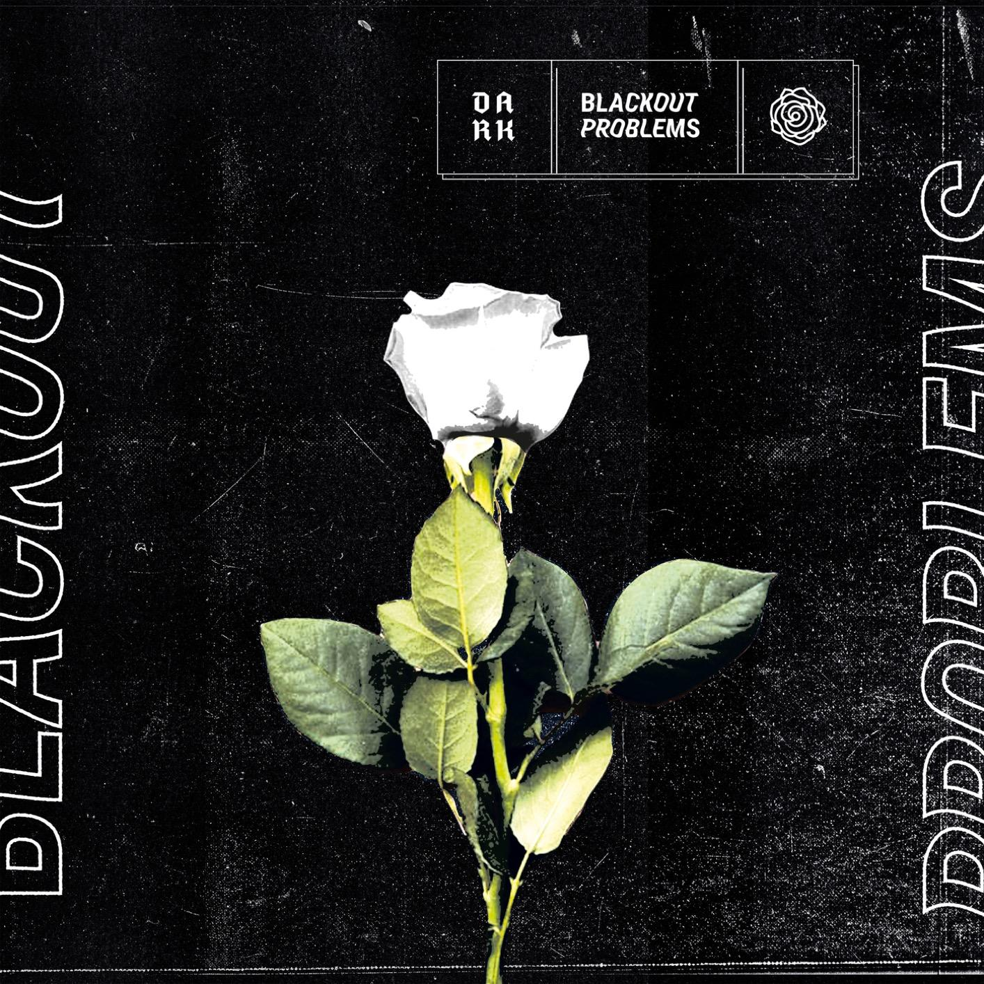 Schwarz-weißes Albumcover mit einer weißen Rose. Das Wort "BLACKOUT" ist sichtbar.