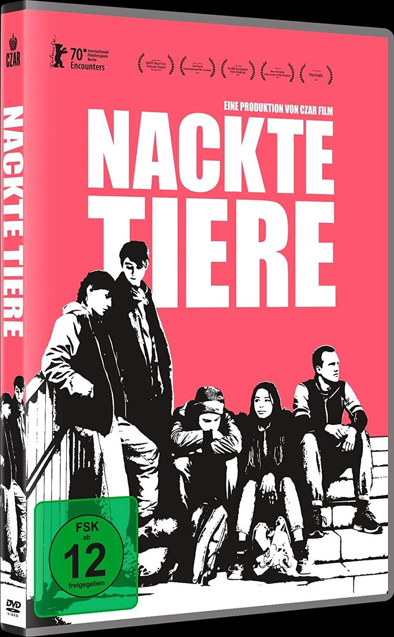 DVD-Hülle eines Films, mit einer Gruppe von Leuten auf Treppen und fettgedrucktem weißen Text.