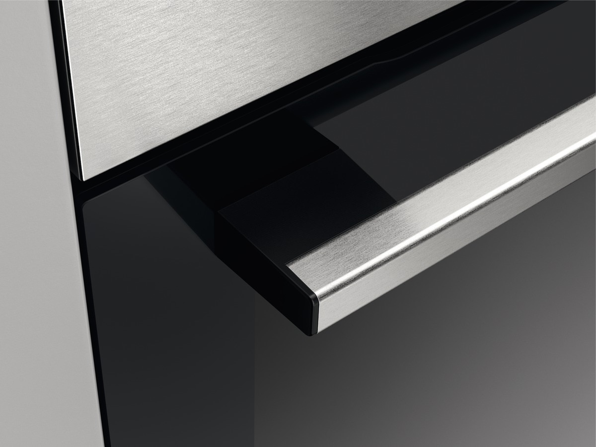 ZANUSSI Four multifonction Plus Steam (ZOHED3X1)
