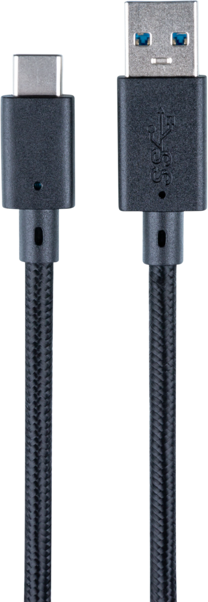 Egy USB-C-USB-A kábel sötétszürke fonott dizájnnal, fehér háttéren.