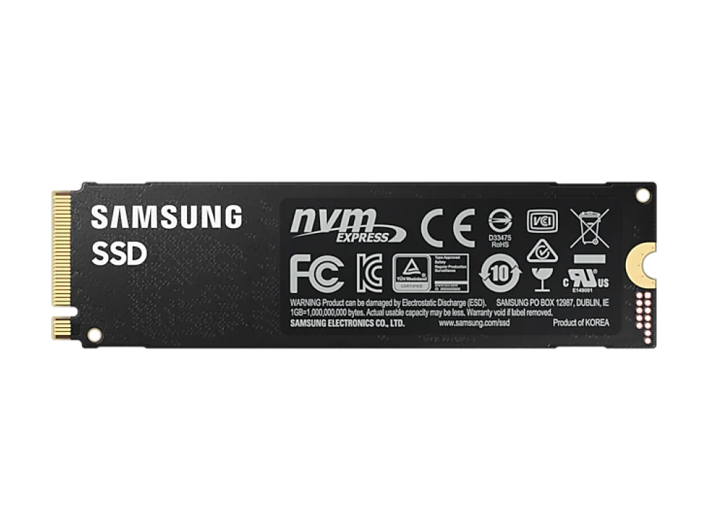Un SSD Samsung negro con etiquetas, sobre un fondo blanco.