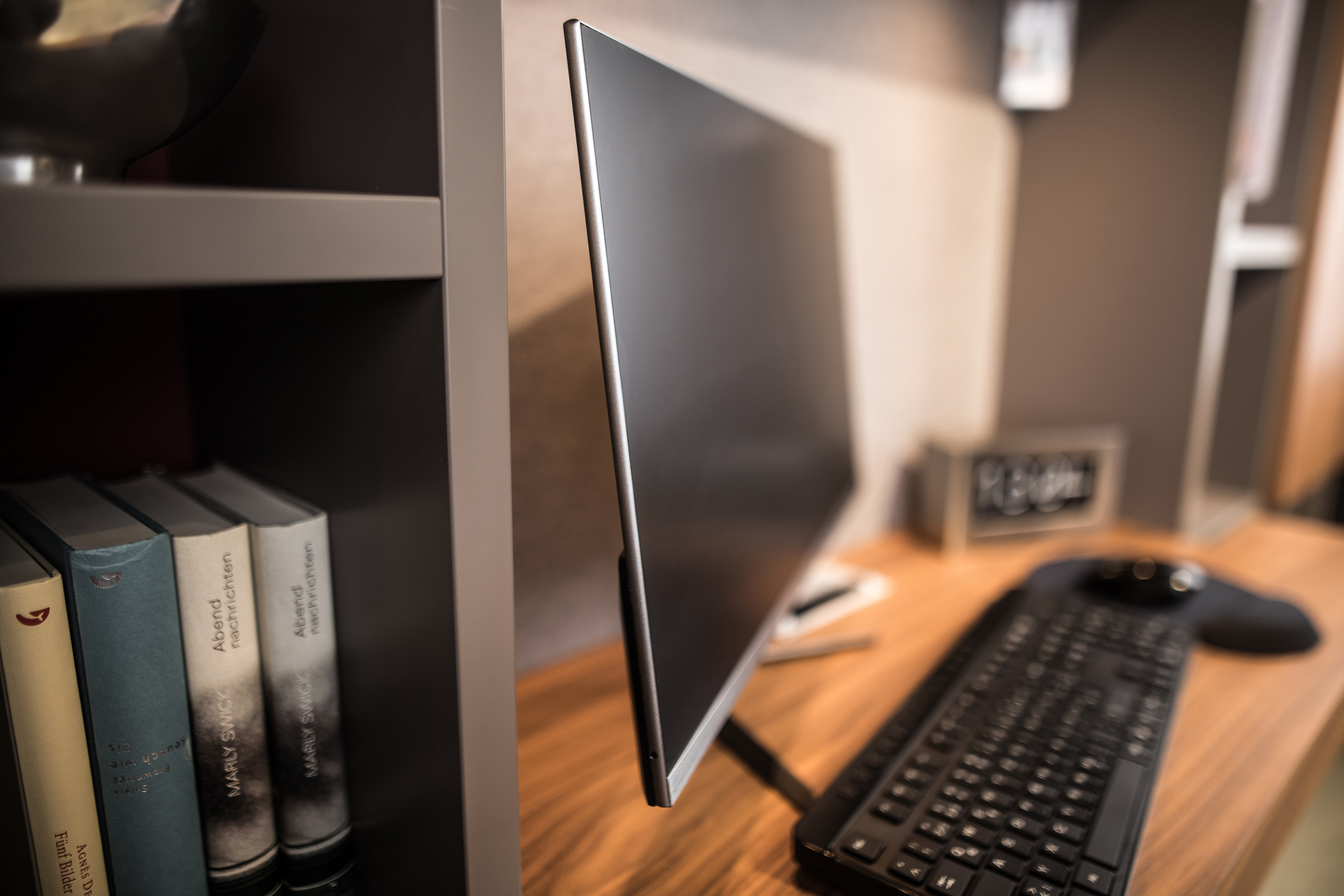 PEAQ PMO Slim S320 32 Zoll  WQHD  Monitor  5 ms Reaktionszeit  