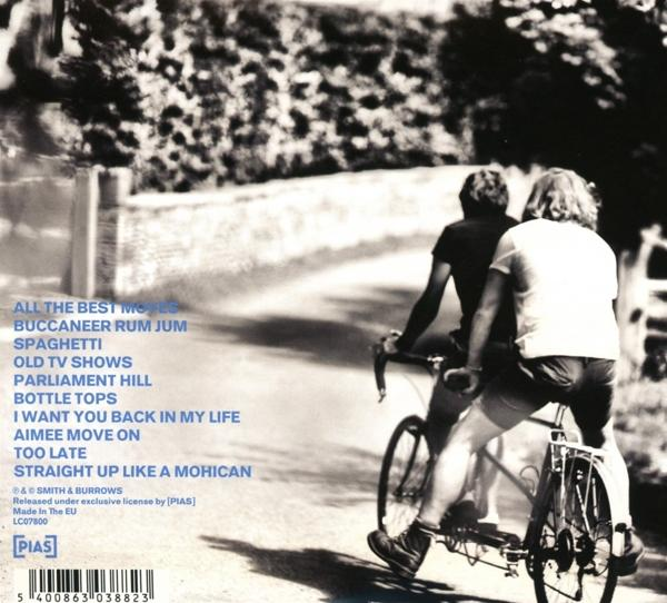 Achterkant van een cd met twee mensen op een fiets. Songlijst is zichtbaar.