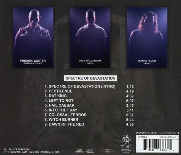 Album borítója három zenekari taggal, számlistával és Napalm Records logóval. Sötét háttér.