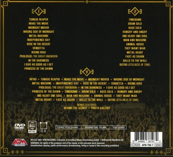 Rückseite einer DVD-Hülle mit Titellisten, Logos und Text.