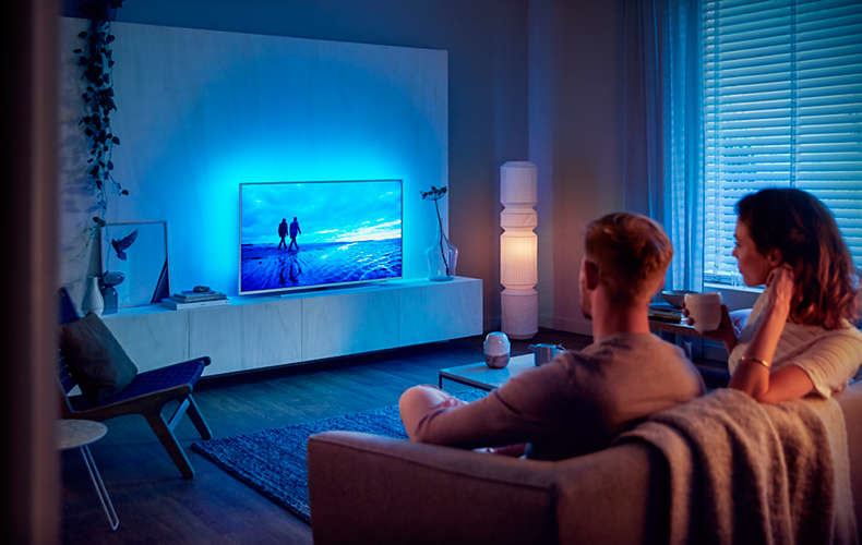 TV LED 58" - Philips 58PUS7304/12, Ultra HD 4K, P5 Perfect Picture Engine, Ambilight, Micro Dimming Pro, Plata