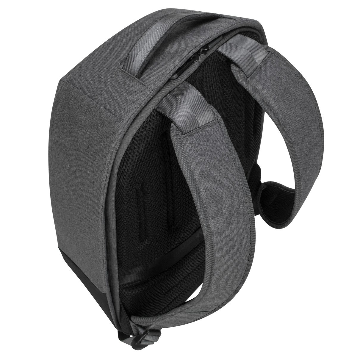 Mochila gris con correas visibles y panel trasero de malla negra.