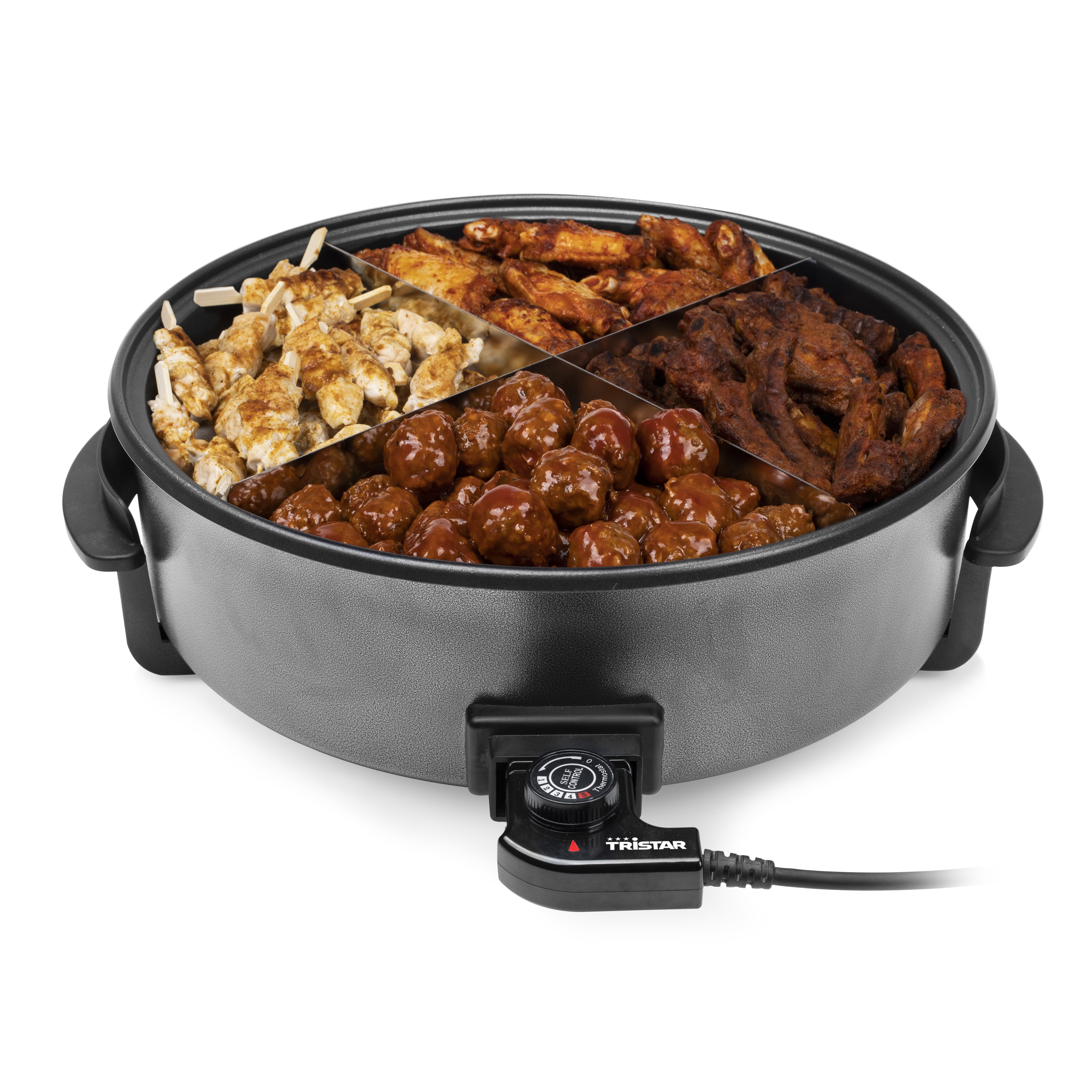 Una olla eléctrica dividida en secciones con comida dentro.
