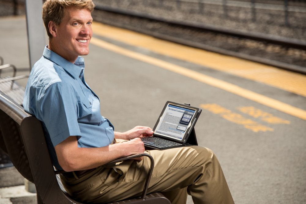 Funda con teclado para iPad Air - Kensington Keyfolio Pro, soporte, inalámbrico, Bluetooth, cuero