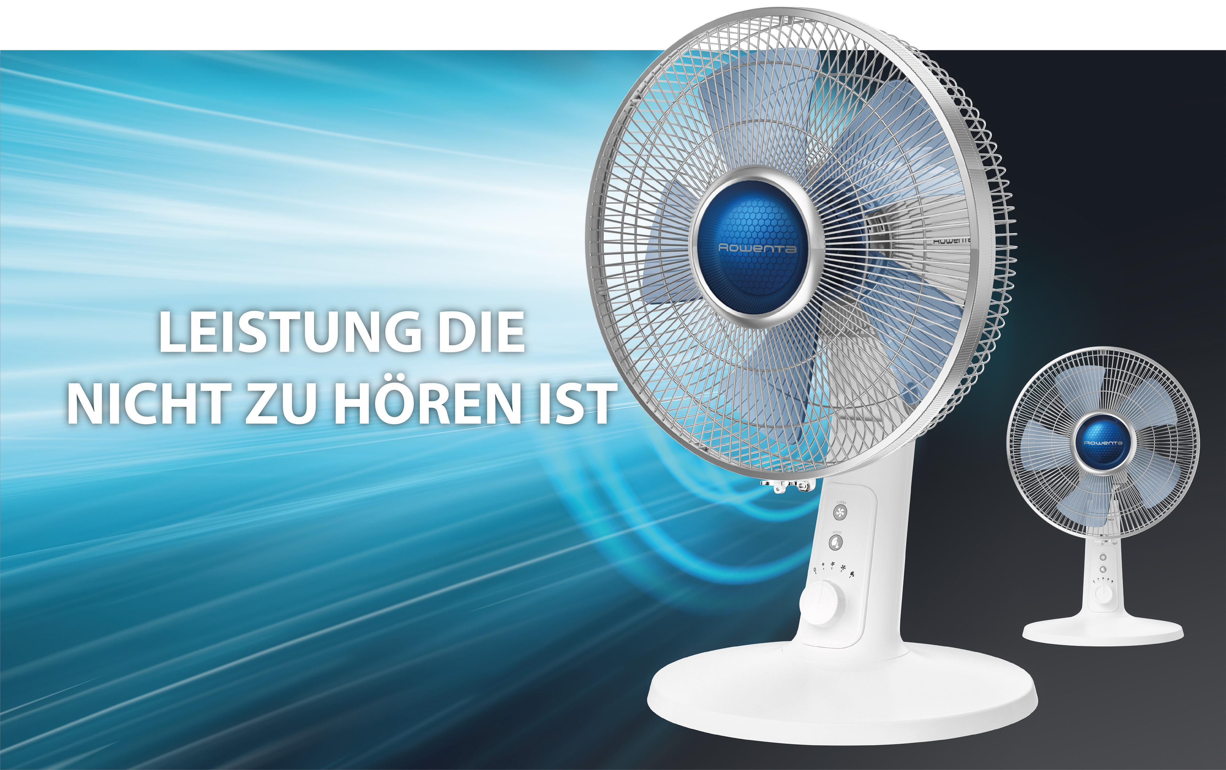 Weißer Ventilator auf weißem Sockel, ein weiterer Ventilator im Hintergrund, blaue Akzente.