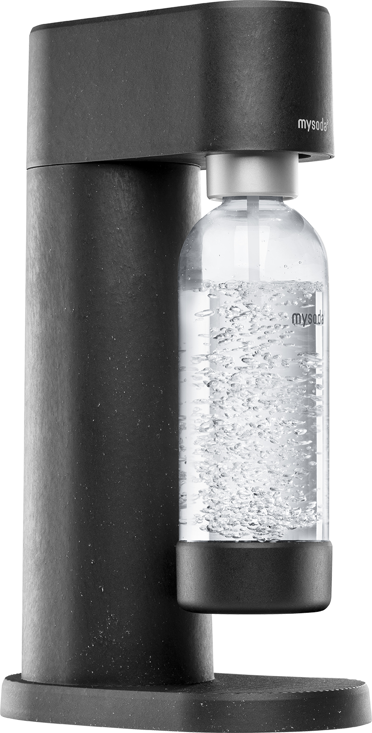 Zwarte sodamaker met een waterfles. De achtergrond is wit, met de merknaam 'mysoda'.