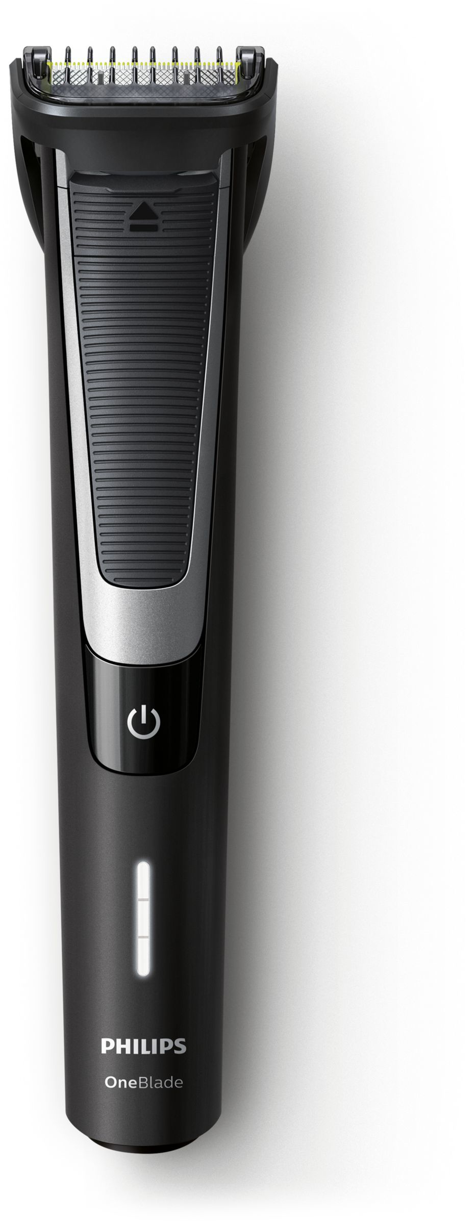 Un recortador Philips OneBlade negro. Está en posición vertical y tiene un botón de encendido y un indicador de batería.