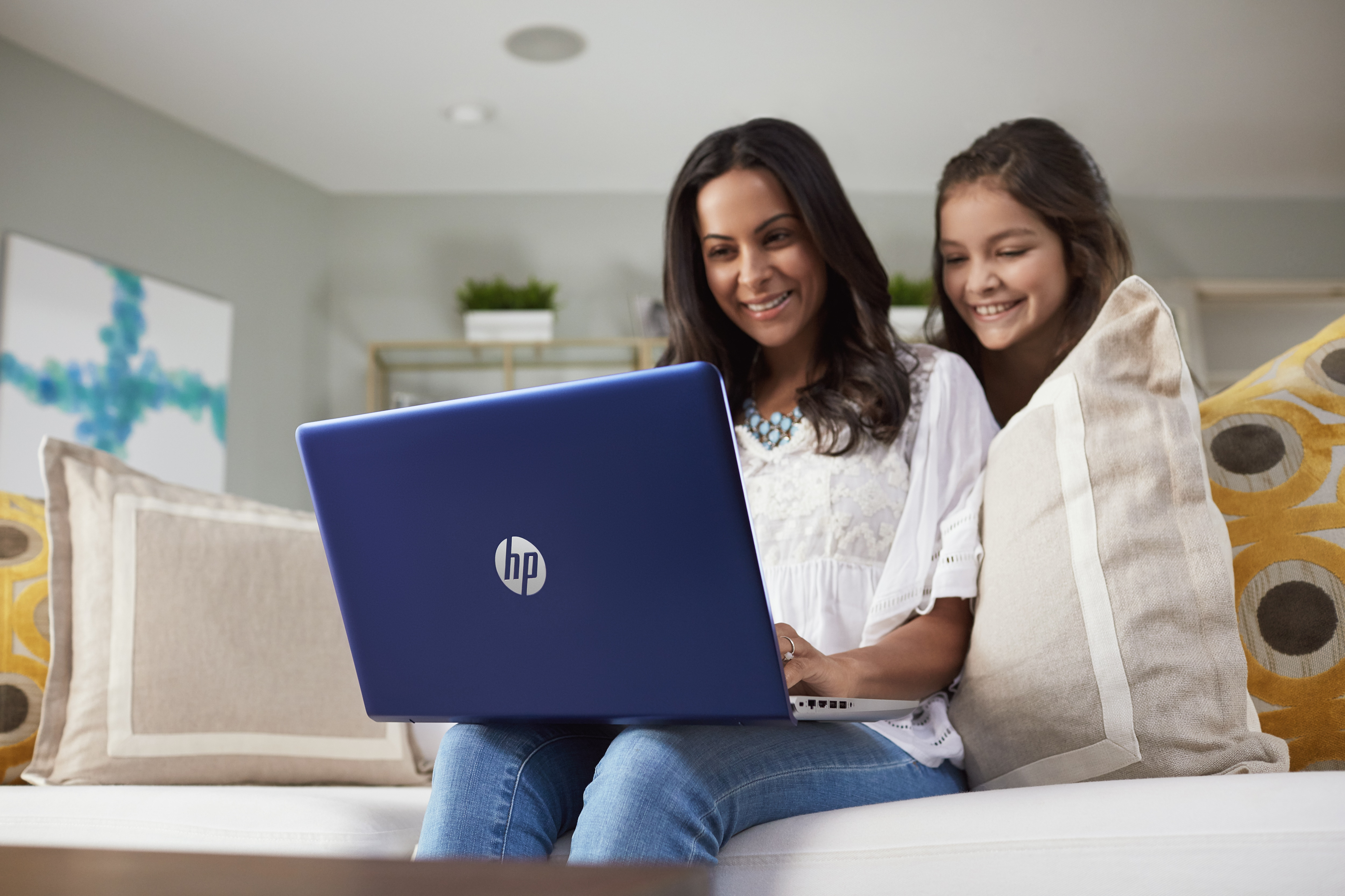 HP Pavilion I5-8250U İşlemci/8 Bellek/1TB Harddisk/2GB GT940MX Ekran Kartı/15.6/2PR73EA Laptop