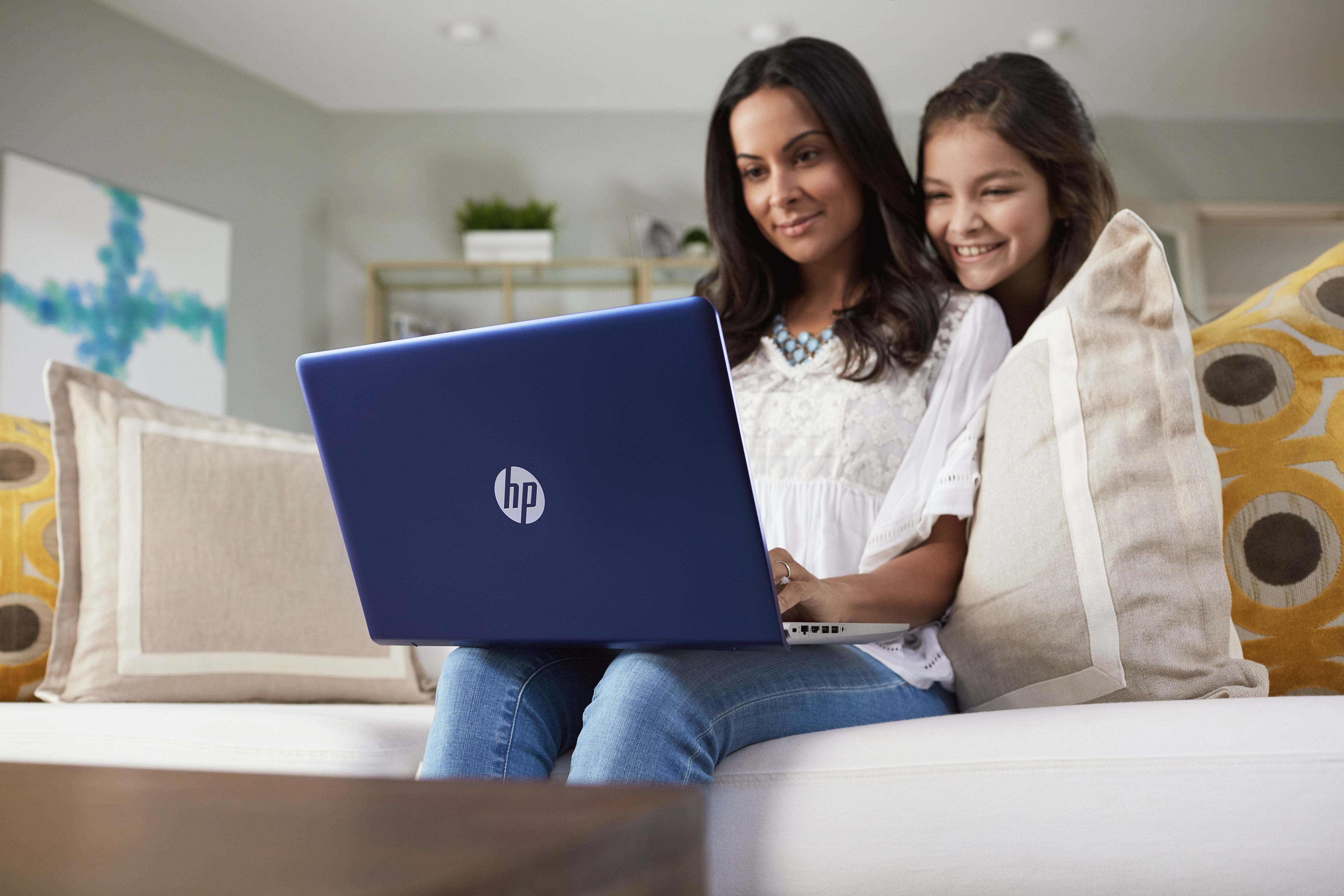 HP Pavilion I5-8250U İşlemci/8 Bellek/1TB Harddisk/2GB GT940MX Ekran Kartı/15.6/2PR73EA Laptop