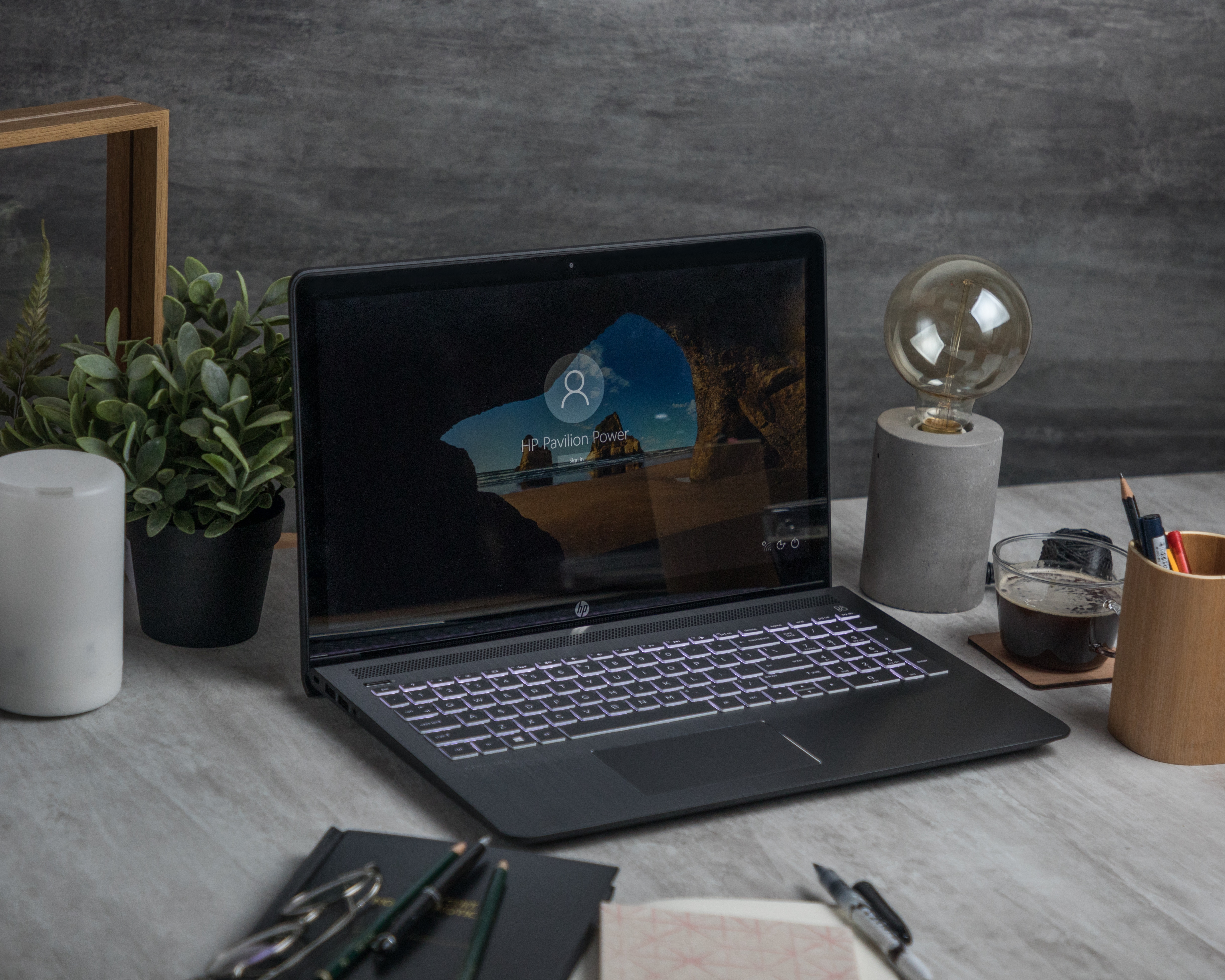 HP Nb 2Cr74Ea Pavılıon 15-Cb001Nt İ7-7700Hq 16G 1T+256Gssd 15.6 4Gvga W10H
